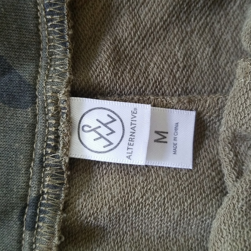 ALTERNATIVE Camo Sweat Short Medium - Picture 4 of 5